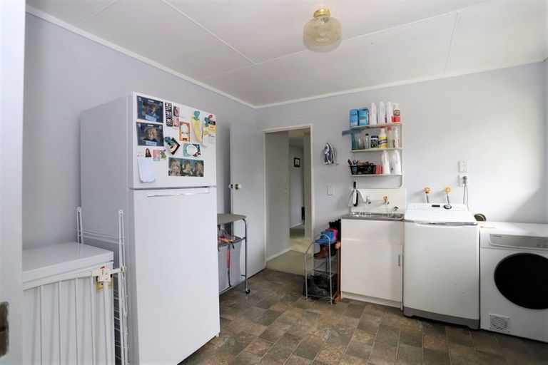 Photo of property in 16 Matai Place, Hawera, 4610