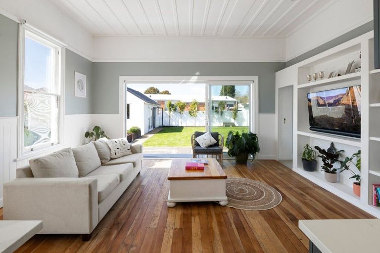 Photo of property in 114 Victoria Street, Cambridge, 3434