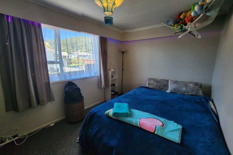 Photo of property in 2 Feist Street, Naenae, Lower Hutt, 5011