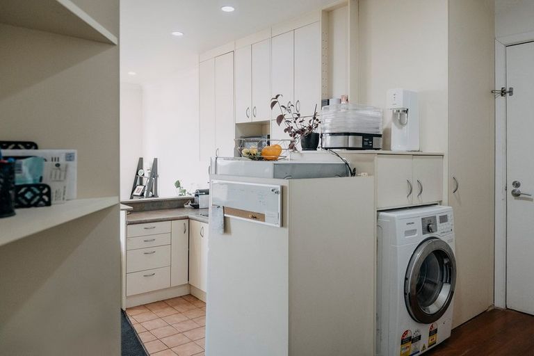 Photo of property in Terrace Garden Apartments, 13d/120 The Terrace, Wellington Central, Wellington, 6011