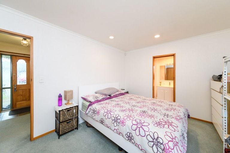 Photo of property in 9 Edgecombe Court, Roslyn, Palmerston North, 4414