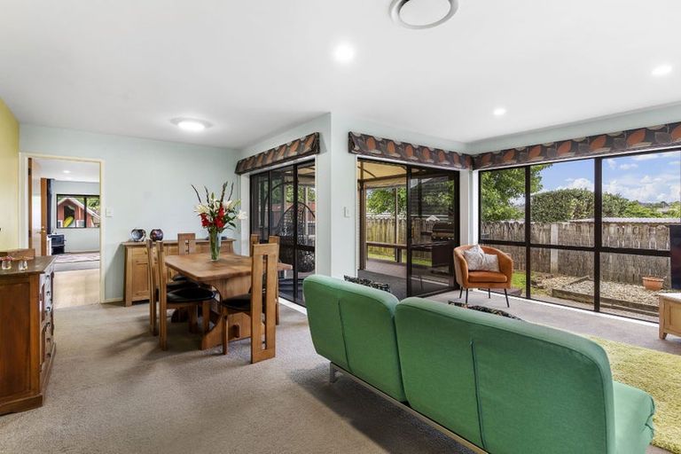 Photo of property in 4 Carriage Close, Northpark, Auckland, 2013