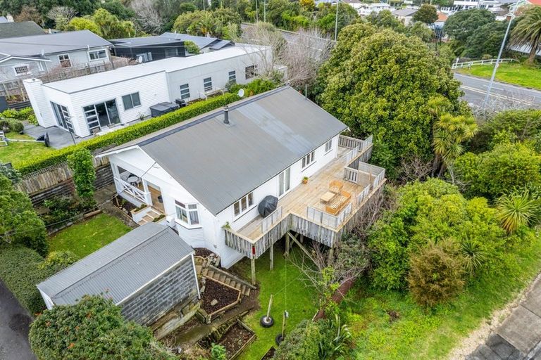 Photo of property in 6 Ngaio Street, Strandon, New Plymouth, 4312