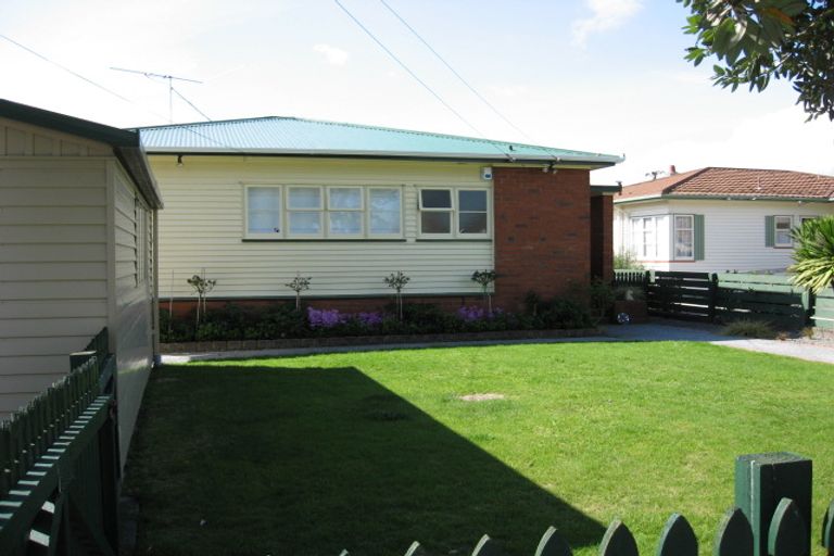 Photo of property in 5 Russell Street, Waterloo, Lower Hutt, 5011