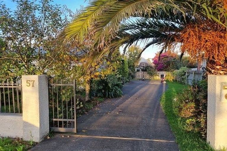 Photo of property in 57 Archibald Road, Kelston, Auckland, 0602