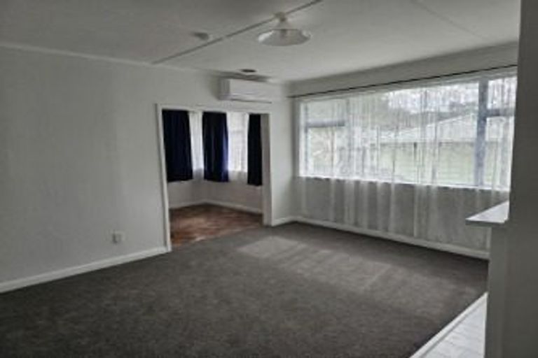 Photo of property in 11 Maher Place, Ranui, Porirua, 5024