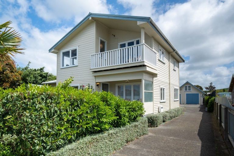 Photo of property in 298 Clifton Road, Te Awanga, 4102