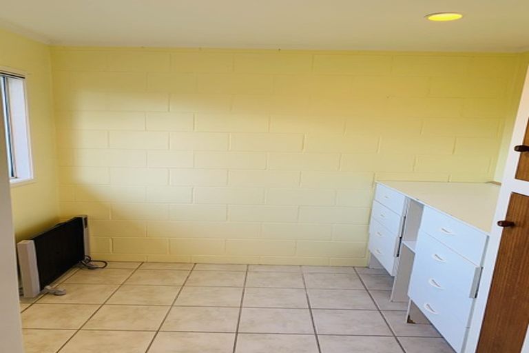 Photo of property in 24 Terry Street, Blockhouse Bay, Auckland, 0600