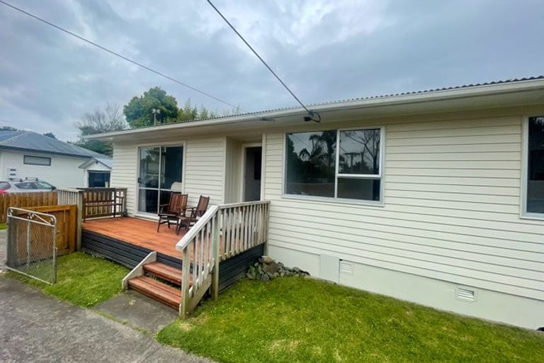 Photo of property in 32 Candia Road, Swanson, Auckland, 0614