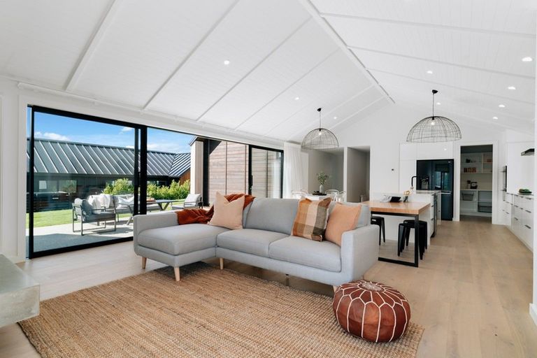 Photo of property in 19 Falconer Rise, Jacks Point, Queenstown, 9371