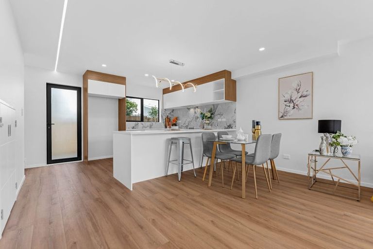 Photo of property in 7/1 Benita Place, Sunnyvale, Auckland, 0612