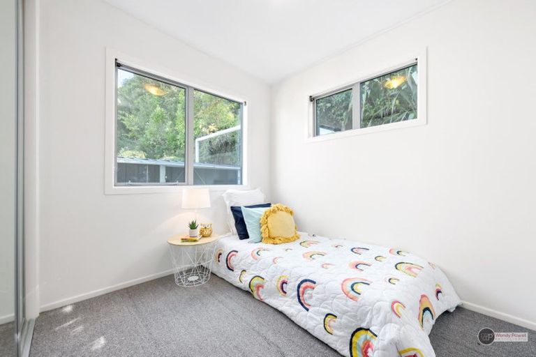 Photo of property in 73 Miromiro Road, Normandale, Lower Hutt, 5010