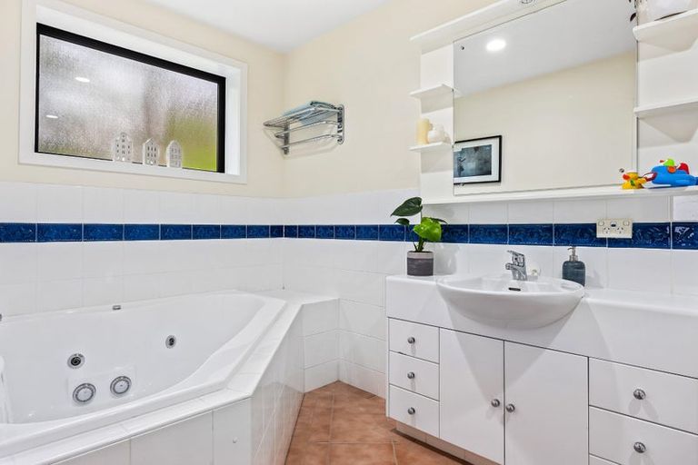 Photo of property in 8 Lady Polson Lane, Cashmere, Christchurch, 8022