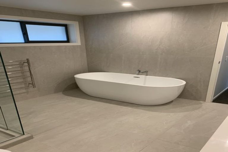 Photo of property in 19 Maude Street, Riverhead, 0820