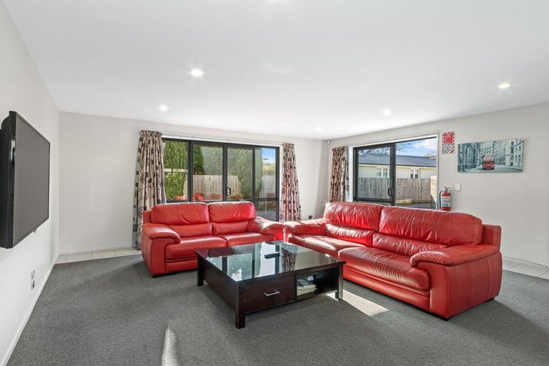Photo of property in 137 Waimairi Road, Ilam, Christchurch, 8041