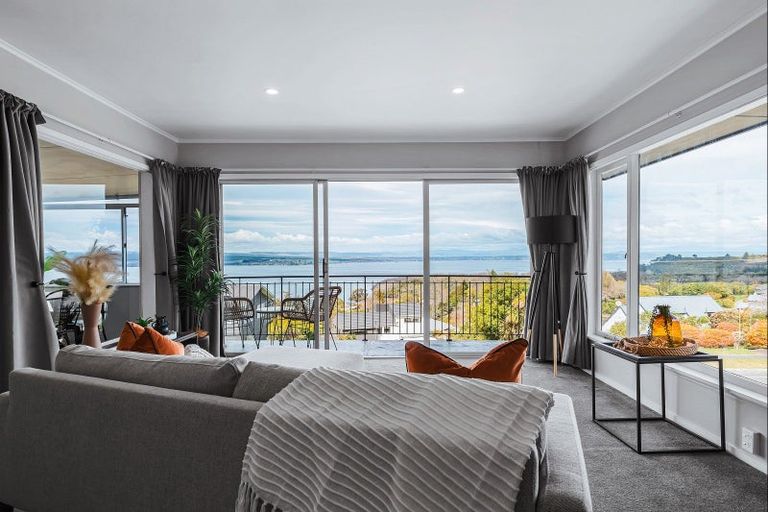 Photo of property in 88 Wakeman Road, Acacia Bay, Taupo, 3330