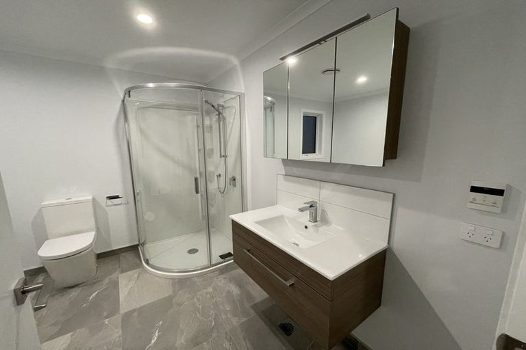 Photo of property in 16 Koreke Close, Kenepuru, Porirua, 5022