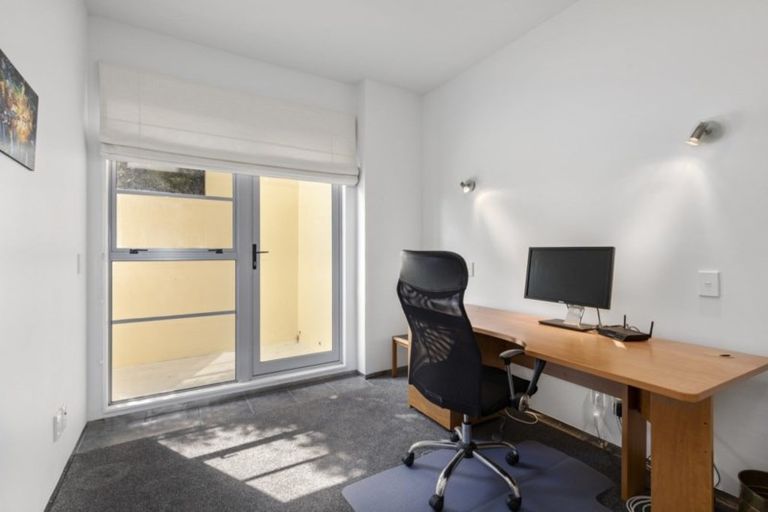 Photo of property in 205 Muritai Road, Eastbourne, Lower Hutt, 5013