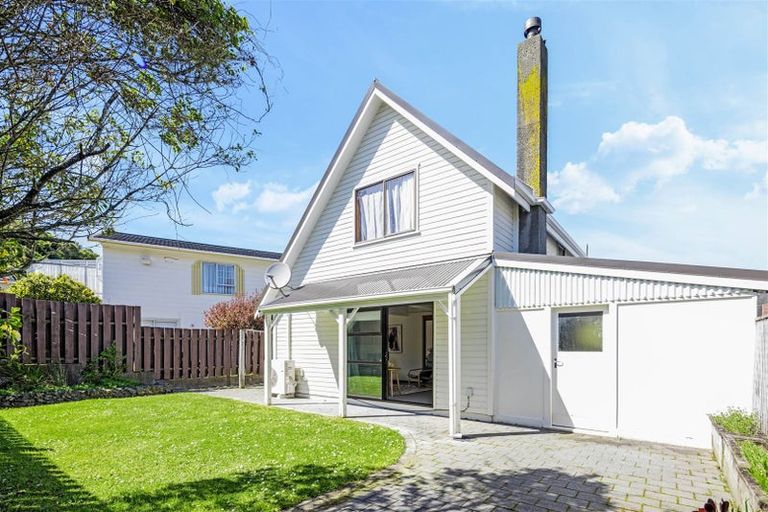 Photo of property in 1a Tralee Place, Johnsonville, Wellington, 6037