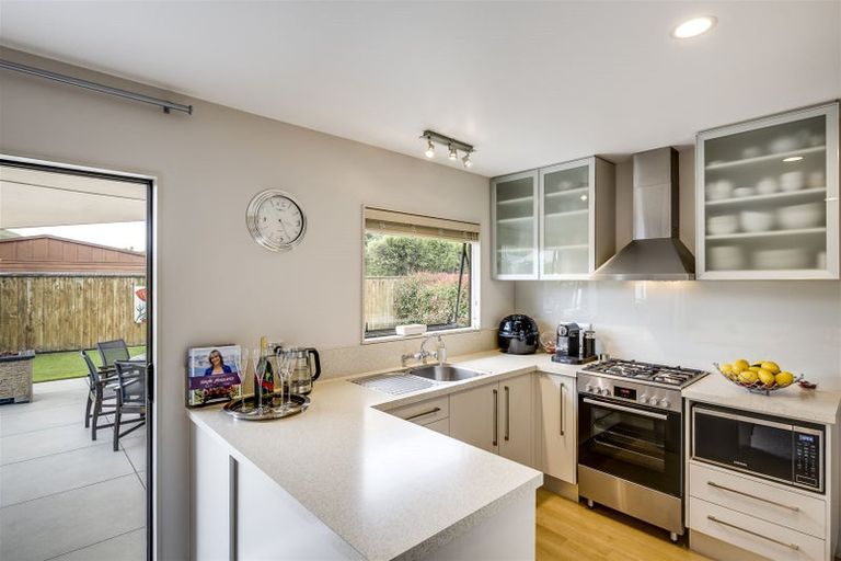 Photo of property in 23a Hammond Road, Taradale, Napier, 4112