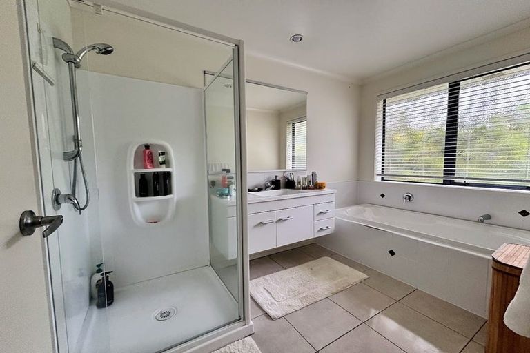 Photo of property in 24 Silkwood Crescent, Karaka, Papakura, 2113