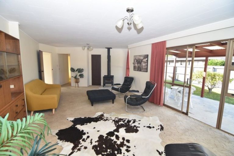 Photo of property in 1 Deller Drive, Carterton, 5713