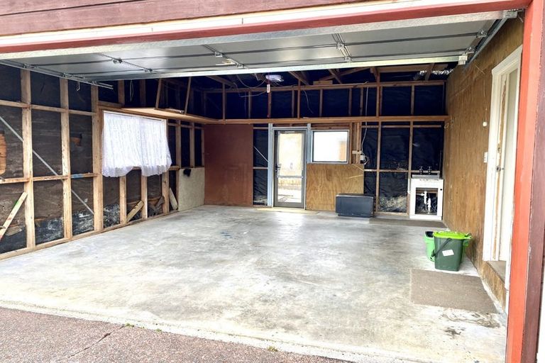 Photo of property in 13 Glenshee Place, Highland Park, Auckland, 2010