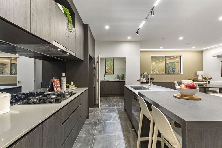 Photo of property in 8 Kumukumu Road, Long Bay, Auckland, 0630