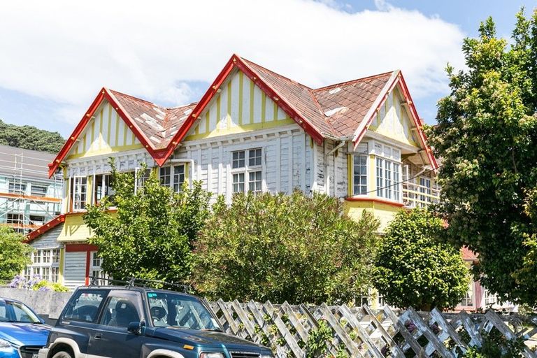 Photo of property in 105 Brougham Street, Mount Victoria, Wellington, 6011