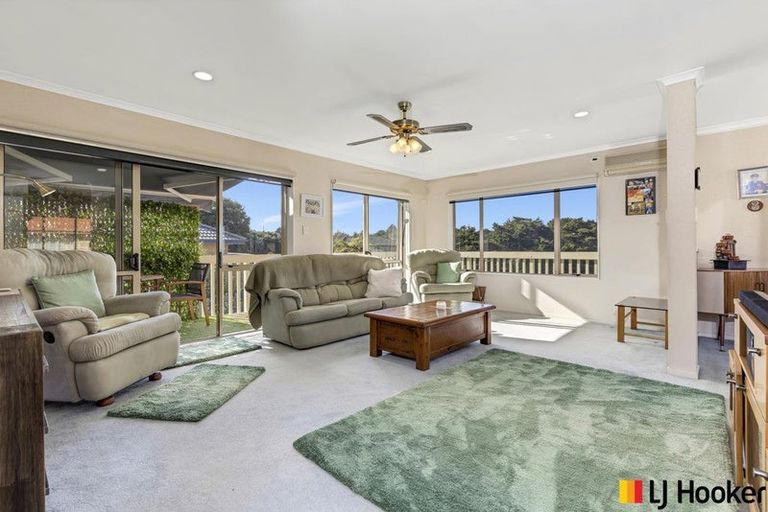 Photo of property in 14 Sandwick Drive, Weymouth, Auckland, 2103