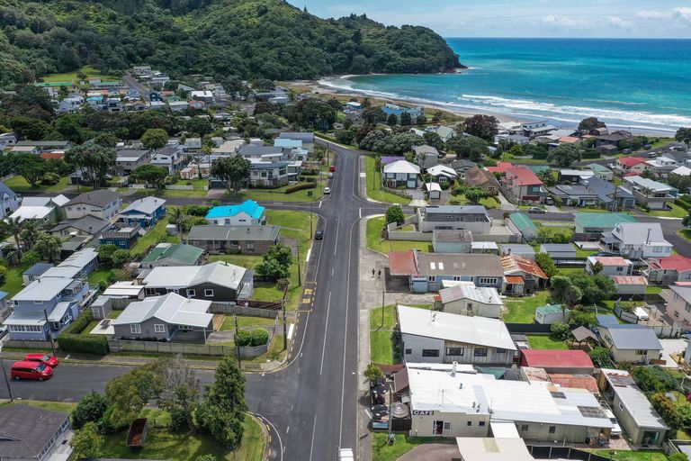 Photo of property in 35 Beach Road, Waihi Beach, 3611