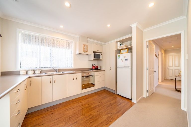 Photo of property in 2 Hay Street, Ebdentown, Upper Hutt, 5018