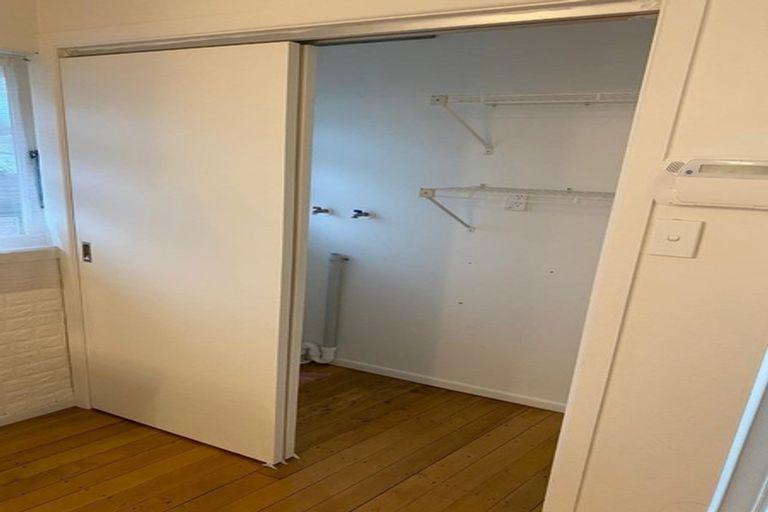 Photo of property in 30 Oregon Drive, Maoribank, Upper Hutt, 5018