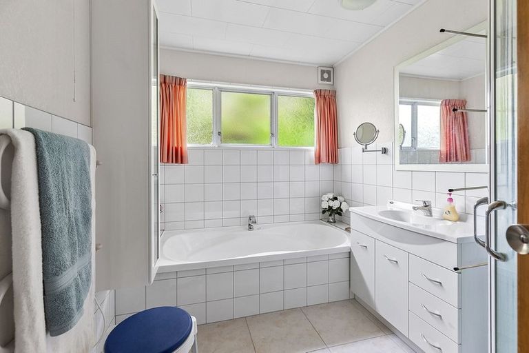 Photo of property in 3 Leeward Drive, Whitby, Porirua, 5024