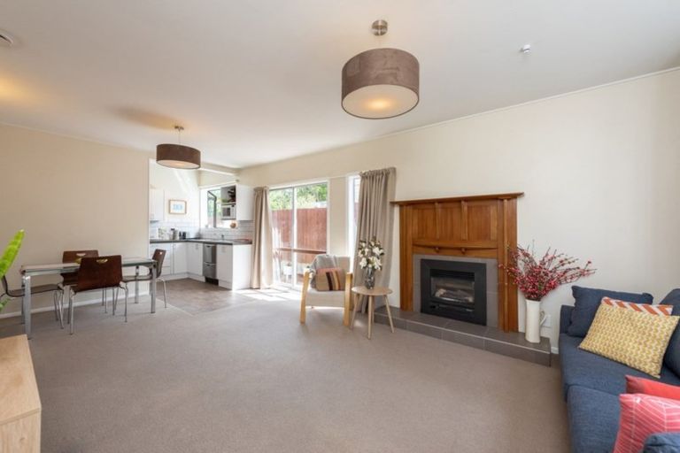 Photo of property in 87 Parkvale Road, Karori, Wellington, 6012