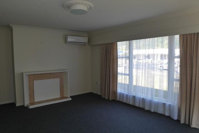 Photo of property in 185 Stokes Valley Road, Stokes Valley, Lower Hutt, 5019