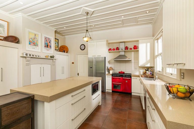 Photo of property in 278a Forest Hill Road, Waiatarua, Auckland, 0612