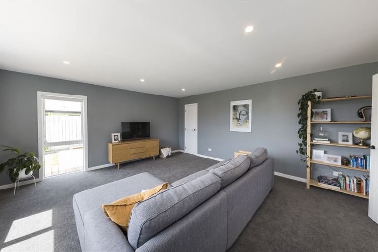 Photo of property in 19 Silicon Way, Fitzherbert, Palmerston North, 4410