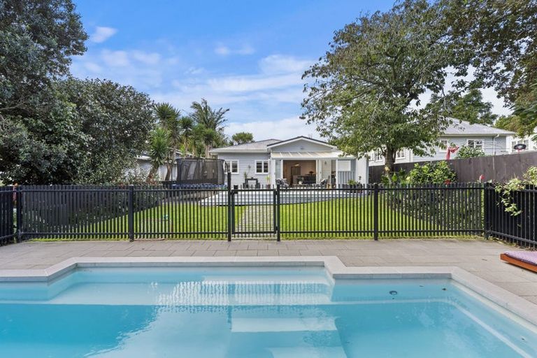 Photo of property in 30 Lambeth Road, Mount Eden, Auckland, 1041