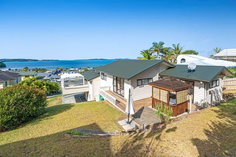 Photo of property in 39 Merehai Place, Snells Beach, 0920