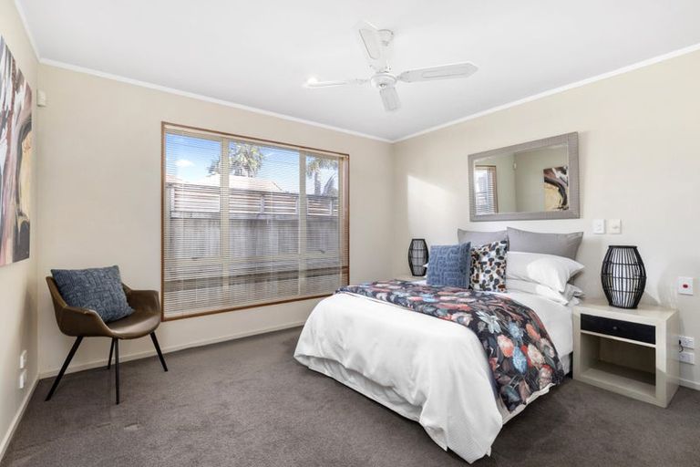 Photo of property in 11 Angel Way, Stanmore Bay, Whangaparaoa, 0932