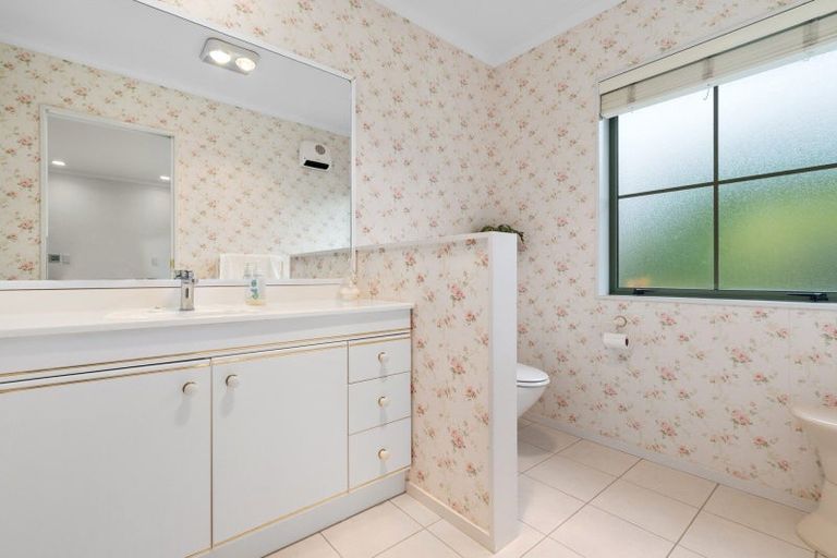 Photo of property in 23 Knightsbridge Place, Bethlehem, Tauranga, 3110