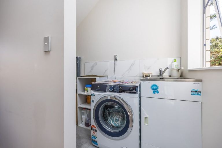 Photo of property in 45 Bordeaux Parade, Te Atatu South, Auckland, 0610