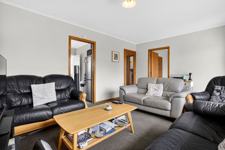 Photo of property in 2/497 Beach Road, Murrays Bay, Auckland, 0630