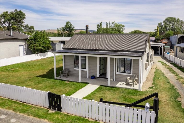 Photo of property in 9 High Street, Milton, 9220