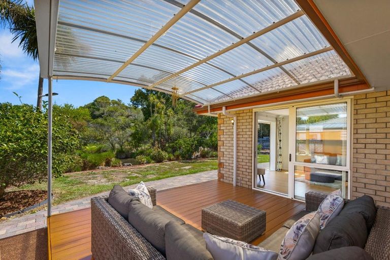 Photo of property in 16 Semillon Avenue, Henderson, Auckland, 0612