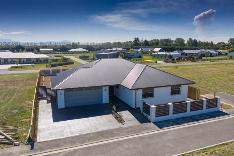 Photo of property in 6 Kelburn Place, Tinwald, Ashburton, 7700