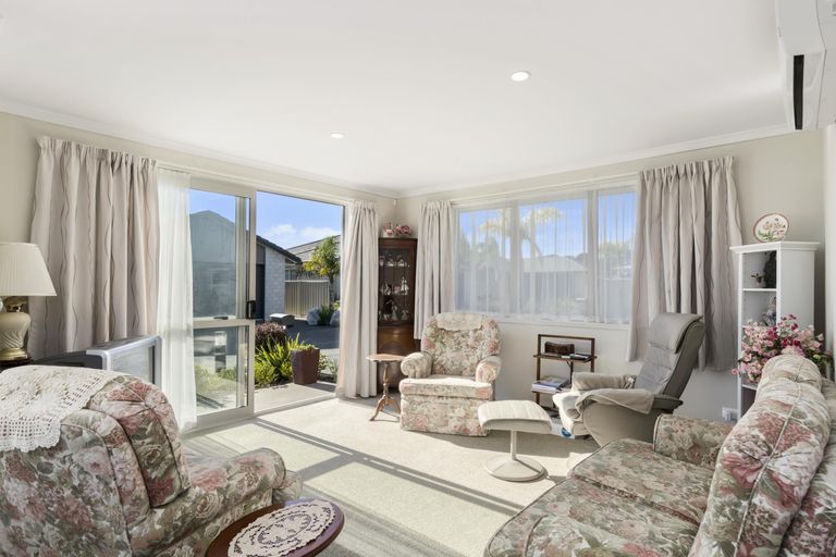 Photo of property in 4 Catamaran Way, Papamoa Beach, Papamoa, 3118