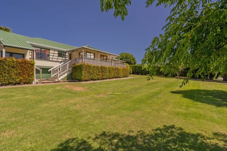 Photo of property in 86 Hahei Beach Road, Hahei, Whitianga, 3591