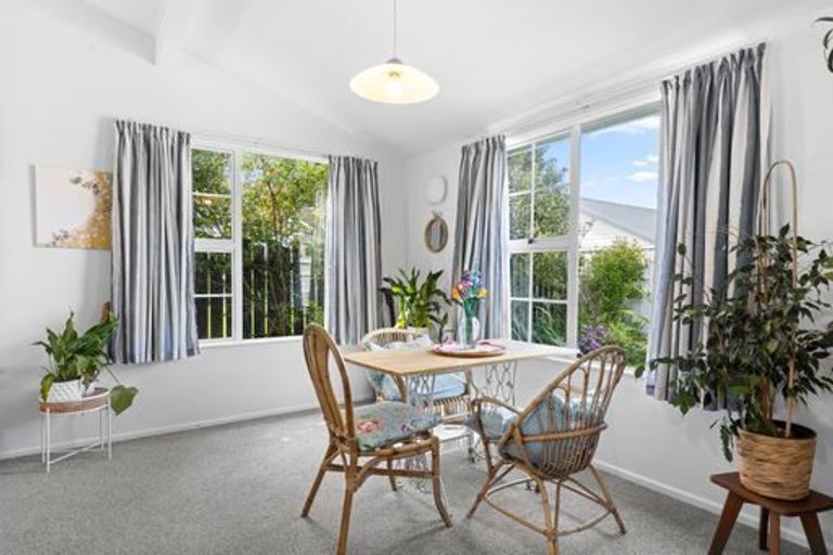 Photo of property in 16a Newbourne Crescent, Redwoodtown, Blenheim, 7201